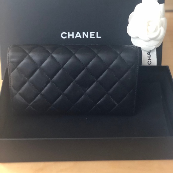 Chanel Wallet - Picture 3 of 5